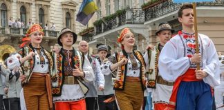 A Complete Guide to Traditional Ukrainian Clothing