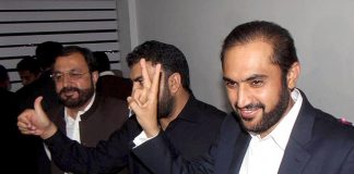 ICE MELTED GIRLS presented to Bazenjo @ Aamir’s Place who Introduces himself as Officer of Agency