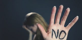 WOMAN LOOTED, RAPED IN LAHORE @ ROADSIDE IN FRONT OF KIDS