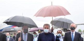 Umbrellas of Two Foreign Ministers Went Viral – Interesting Comments by the Public