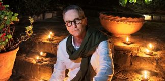 Australian High Commissioner Lights “DIYAS” at home on Pakistan Independence Day