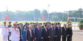 Party, State leaders pay tribute to President Ho Chi Minh on National Day