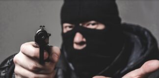 ائیرپورٹ ہاؤسنگ سوسائٹی راولپنڈی – ” ڈاکو صاحب، ہمیں معاف کردو ، ہم پہلے ہی لٹ چکے ہیں