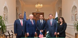 US Congressmen Call on Army Chief of Pakistan – Sides Discuss Cooperation in Security, Economic and Trade Sectors , MoU Signed on IT Training