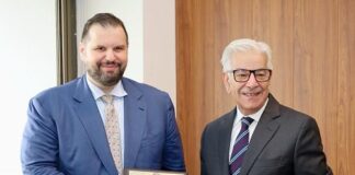 Ambassador Romania Calls on Defence Minister Pakistan ! Emphasizes Solution to Russian Invasion if Full Support of Ukrainian Soverignty