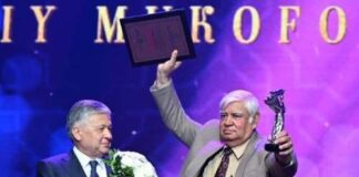 Former Columnist of Daily Azkaar , incumbent correspondant Daily Ittehad, Abbas Khan Receives Golden Pen from Gov of Uzbekistan